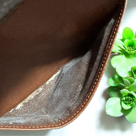 LOUIS VUITTON - Monogram Tri-fold for Men and Women - Picture 14 of 14